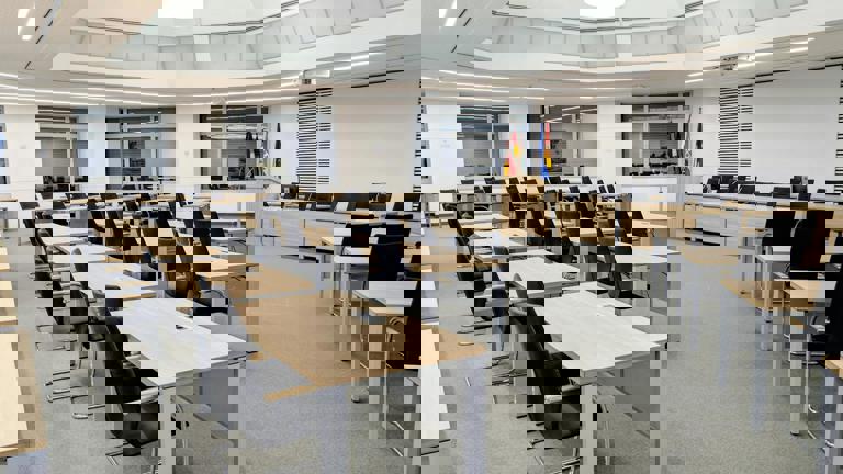 Minimum Age for Federal Elections Under Review Amid Heated Parliamentary Debate